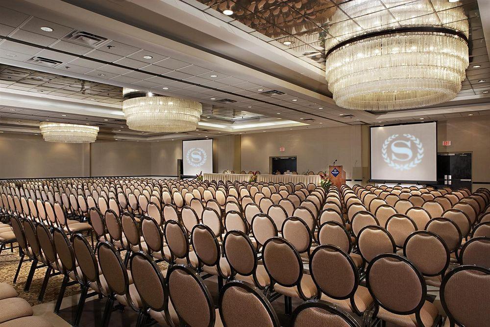 Sheraton Vancouver Guildford Hotel