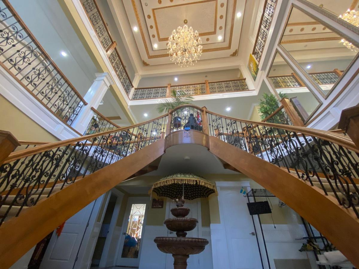 The Empress Palace Pensão 4*