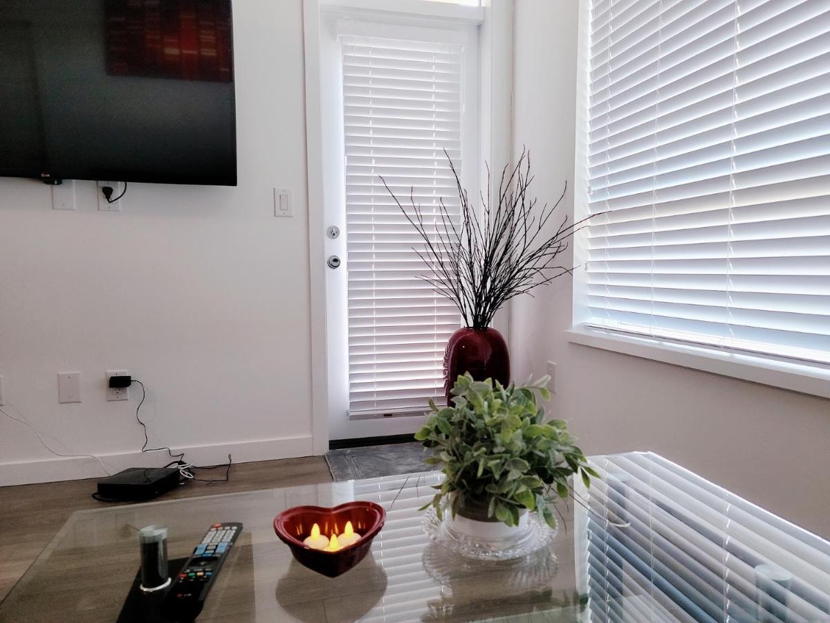 Private And Washroom In Surrey