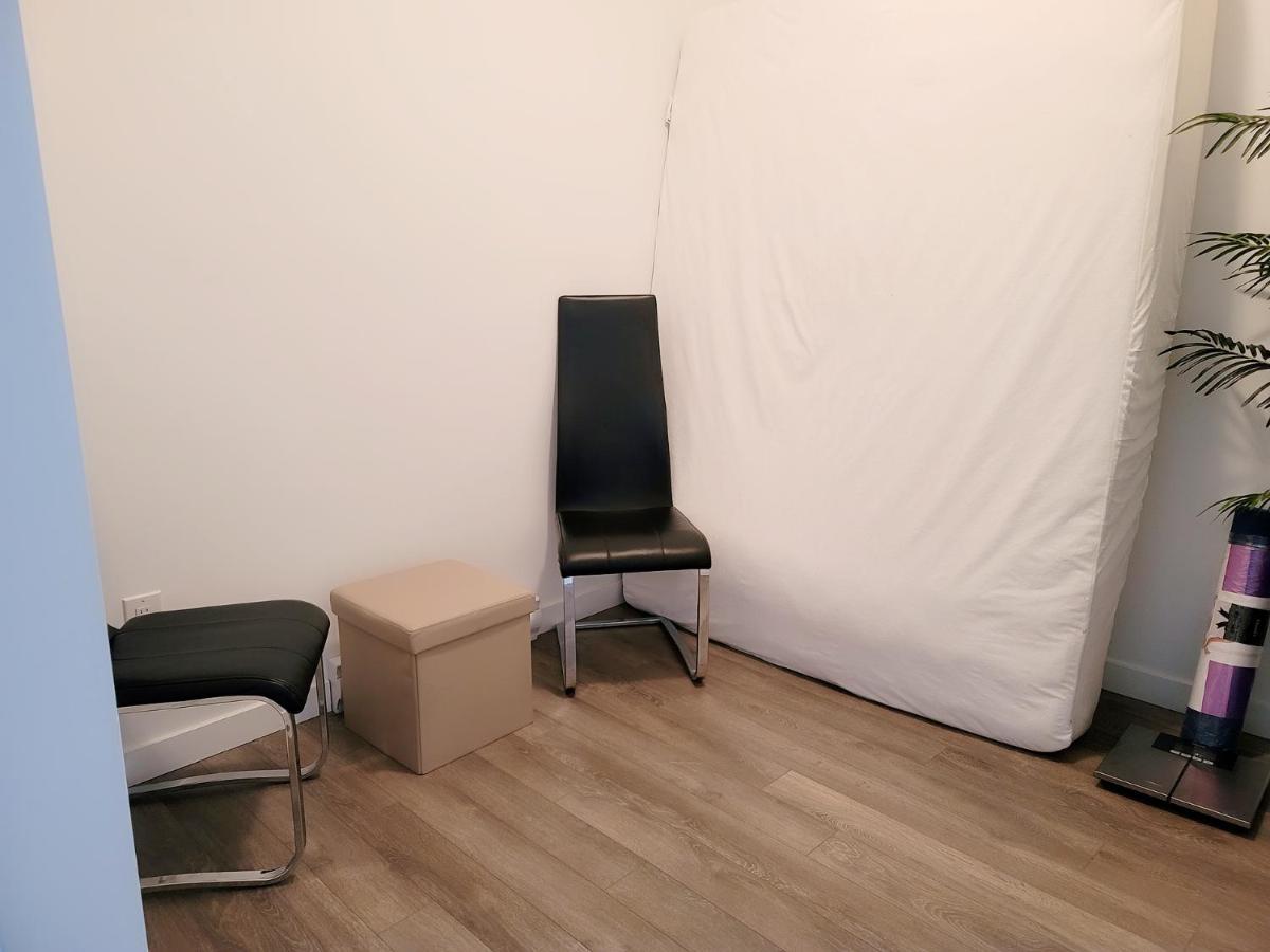 Apartment Private And Washroom In