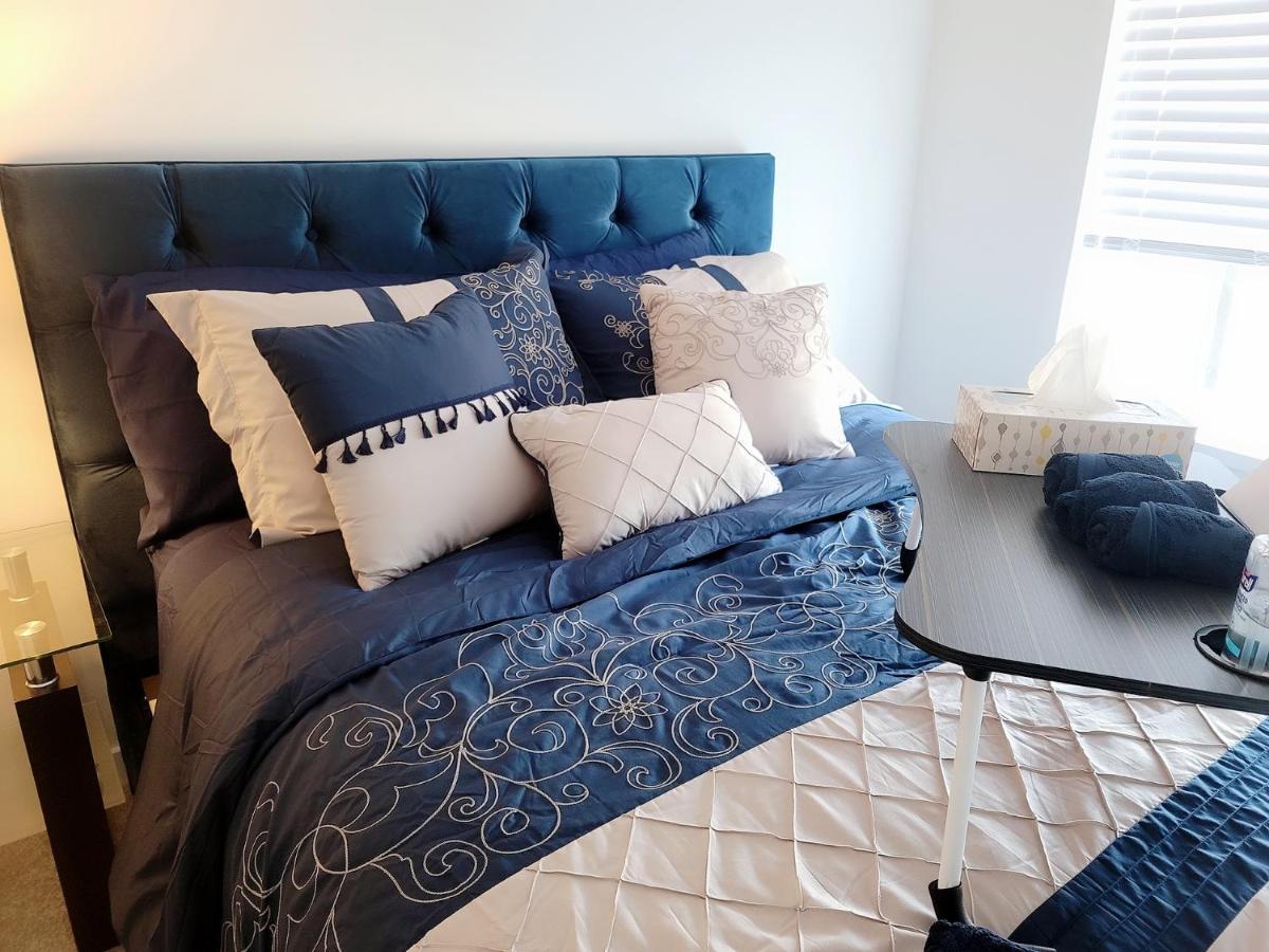 Private And Washroom In Apartment Surrey