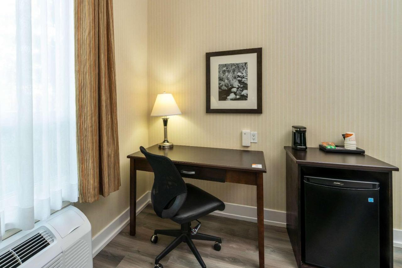 Comfort & Hotel Surrey