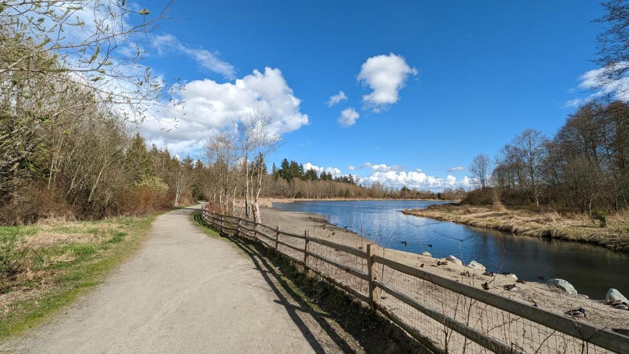 Cozy Ensuite Near Nature & Amenities * Surrey