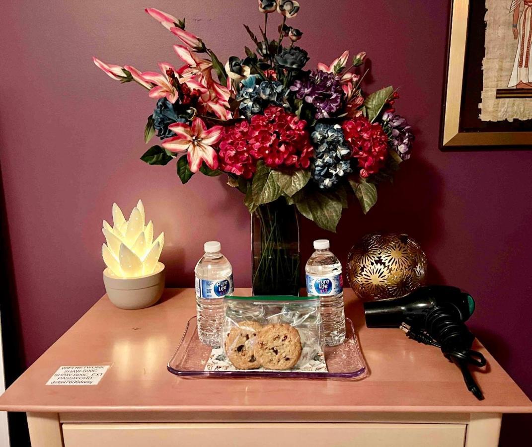 Homestay Spacious & Comfortable, Private Queen & Bath In West Cloverdale Surrey