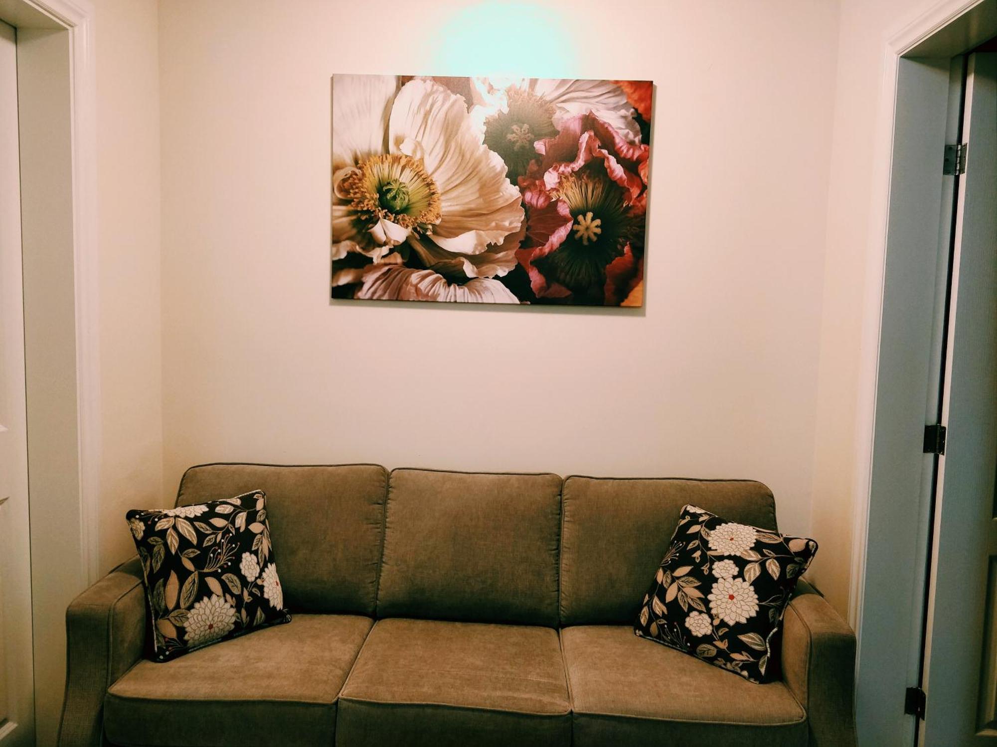 4br Basement Near Port Mann Bridge * Surrey