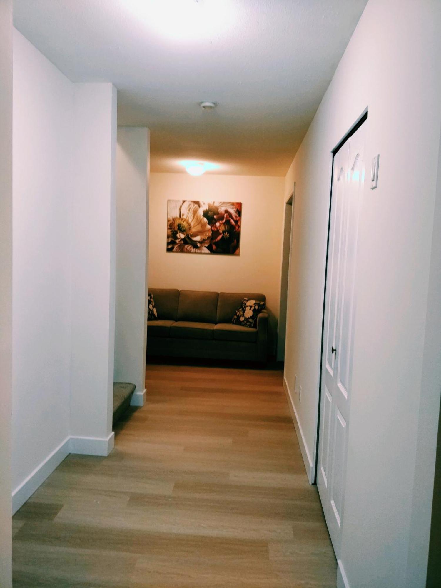 Villa 4br Basement Near Port Mann Bridge *