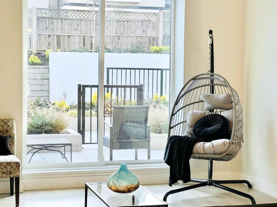 Family Friendly Ground Level Apartment Surrey