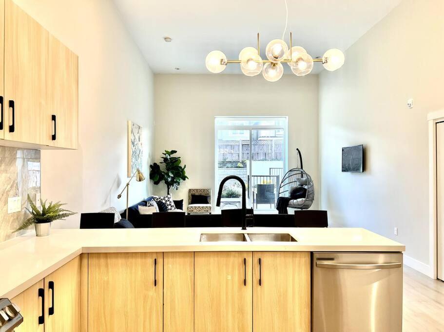 Family Friendly Ground Level Apartment