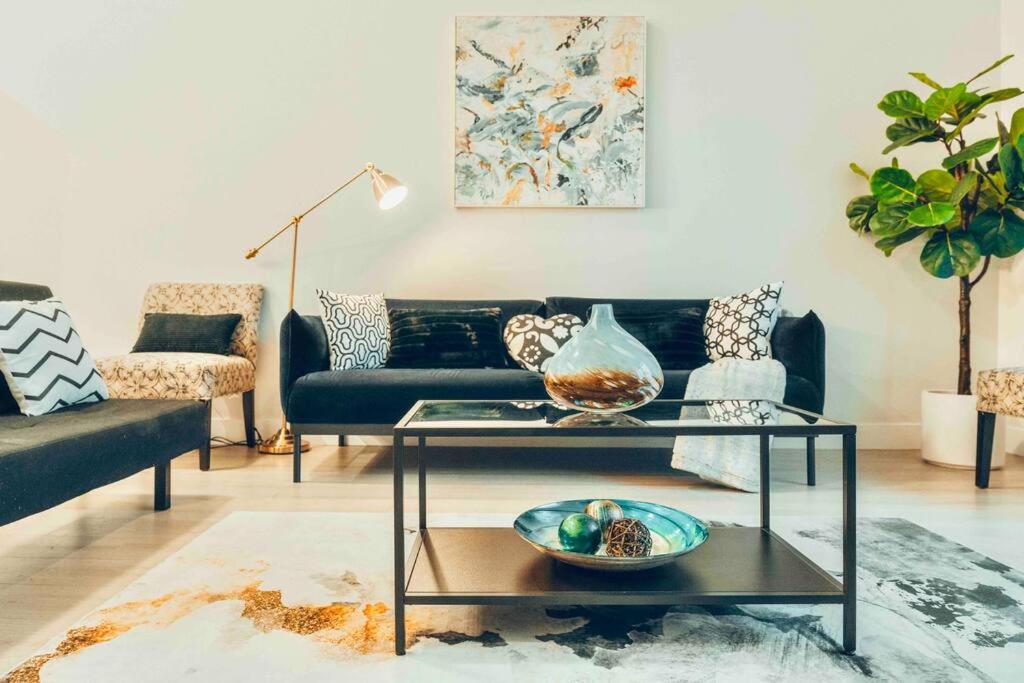 Family Friendly Ground Level Apartment
