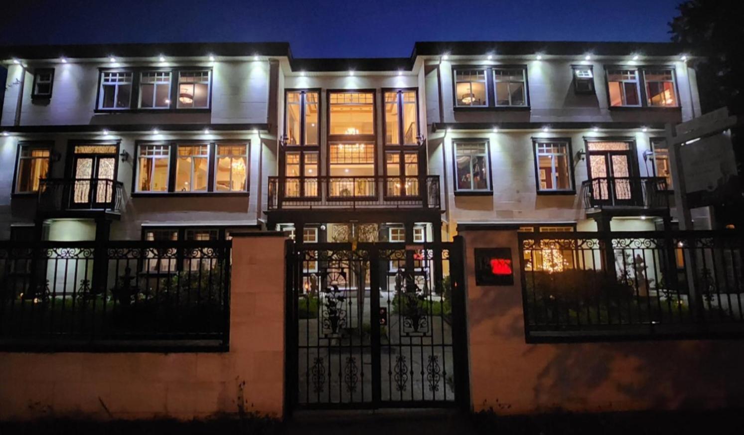 The Empress Palace 4*