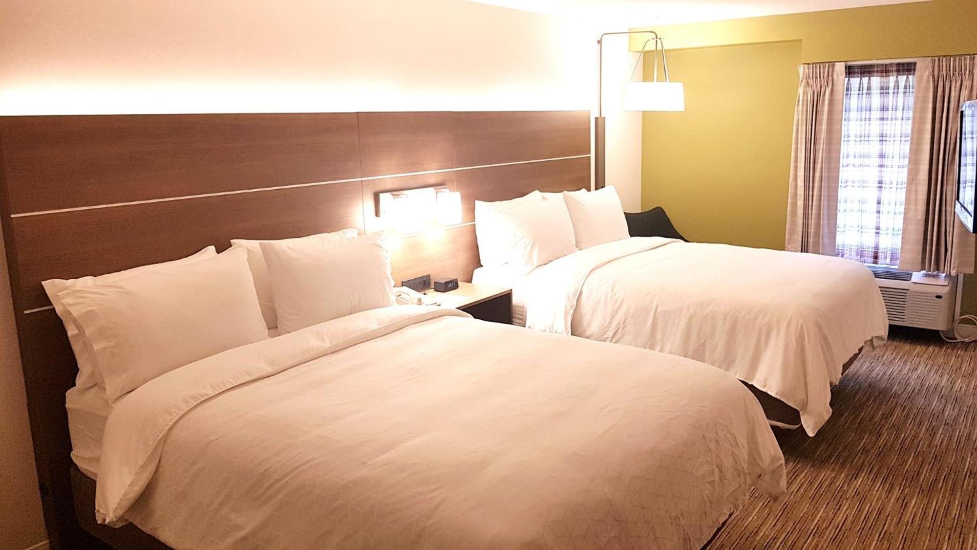 Express And By Ihg 2*