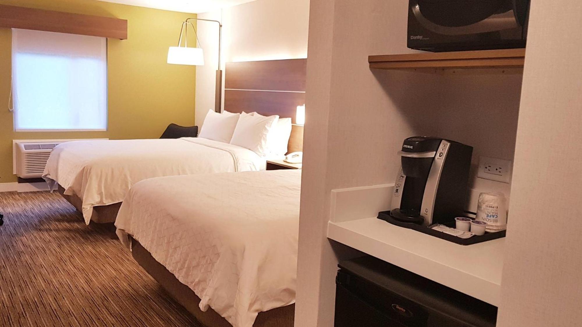 Express And By Ihg 2*