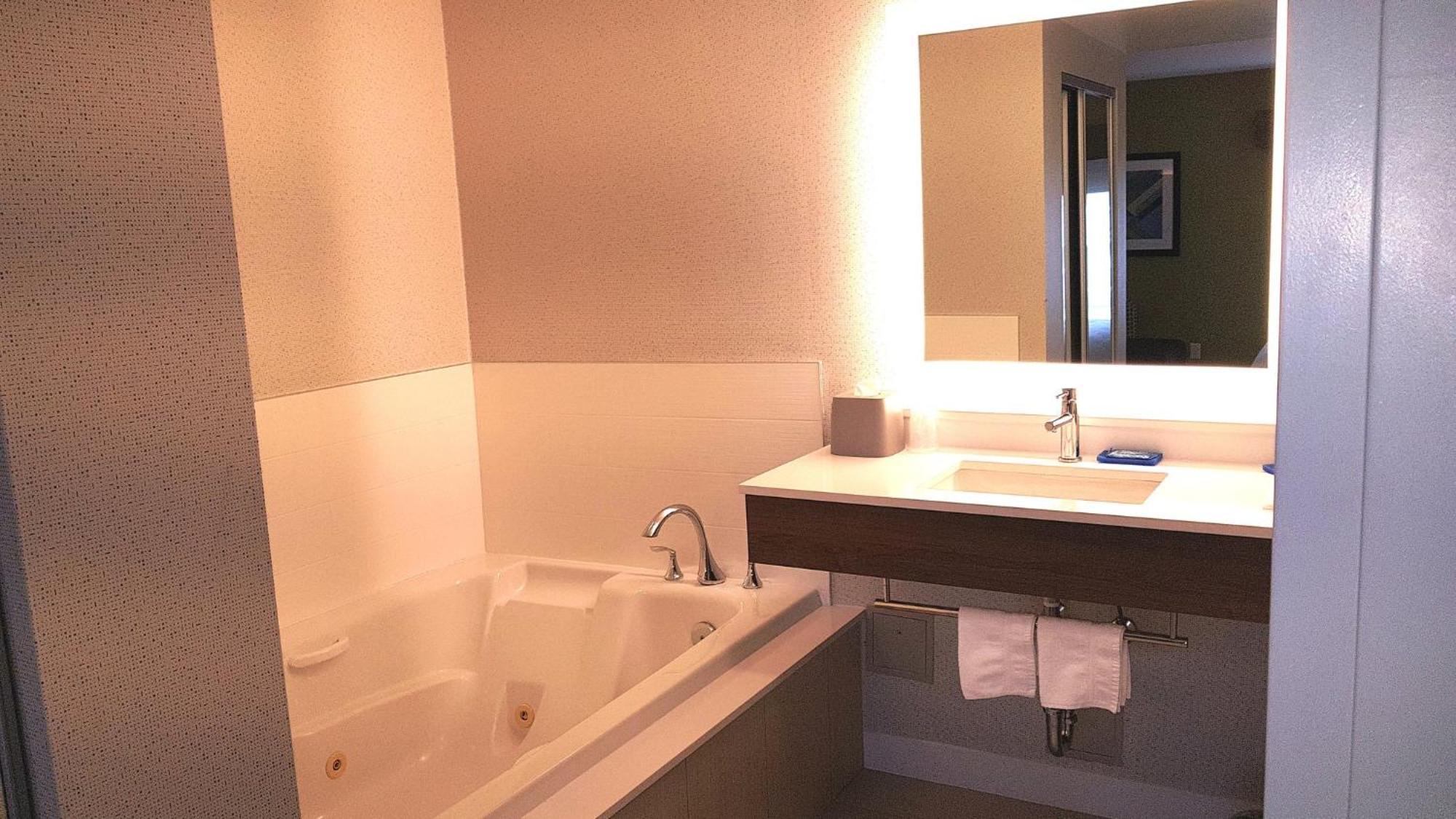 Hotel Express And By Ihg