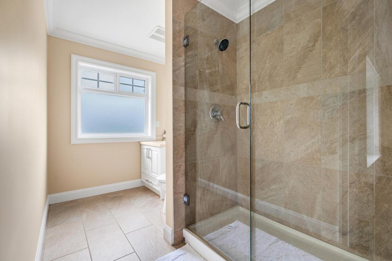 Luxurious Haven In - 3 Bedroom