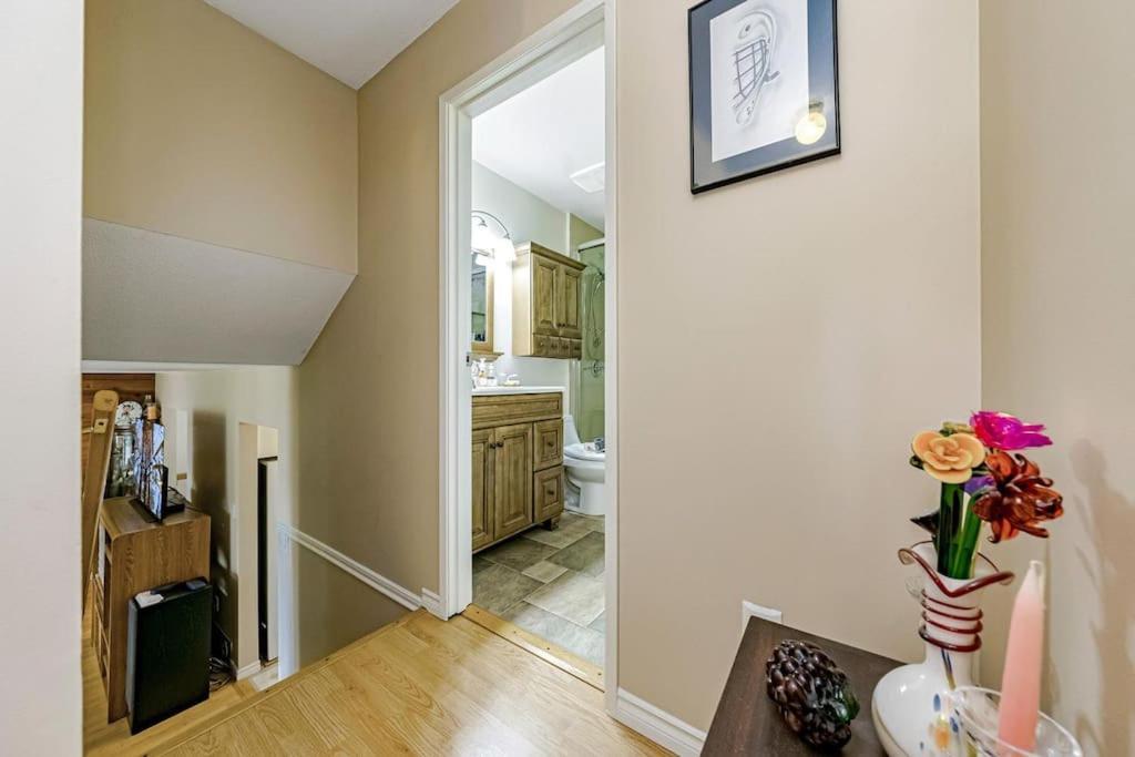 Holiday Season Deal -stylish Near Shopping, Restaurants & Transit C3 Homestay *