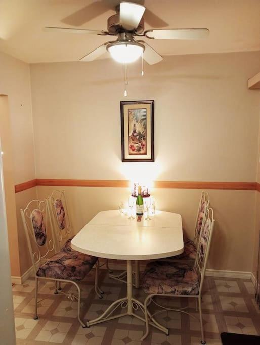 Homestay Holiday Season Deal -stylish Near Shopping, Restaurants & Transit C3