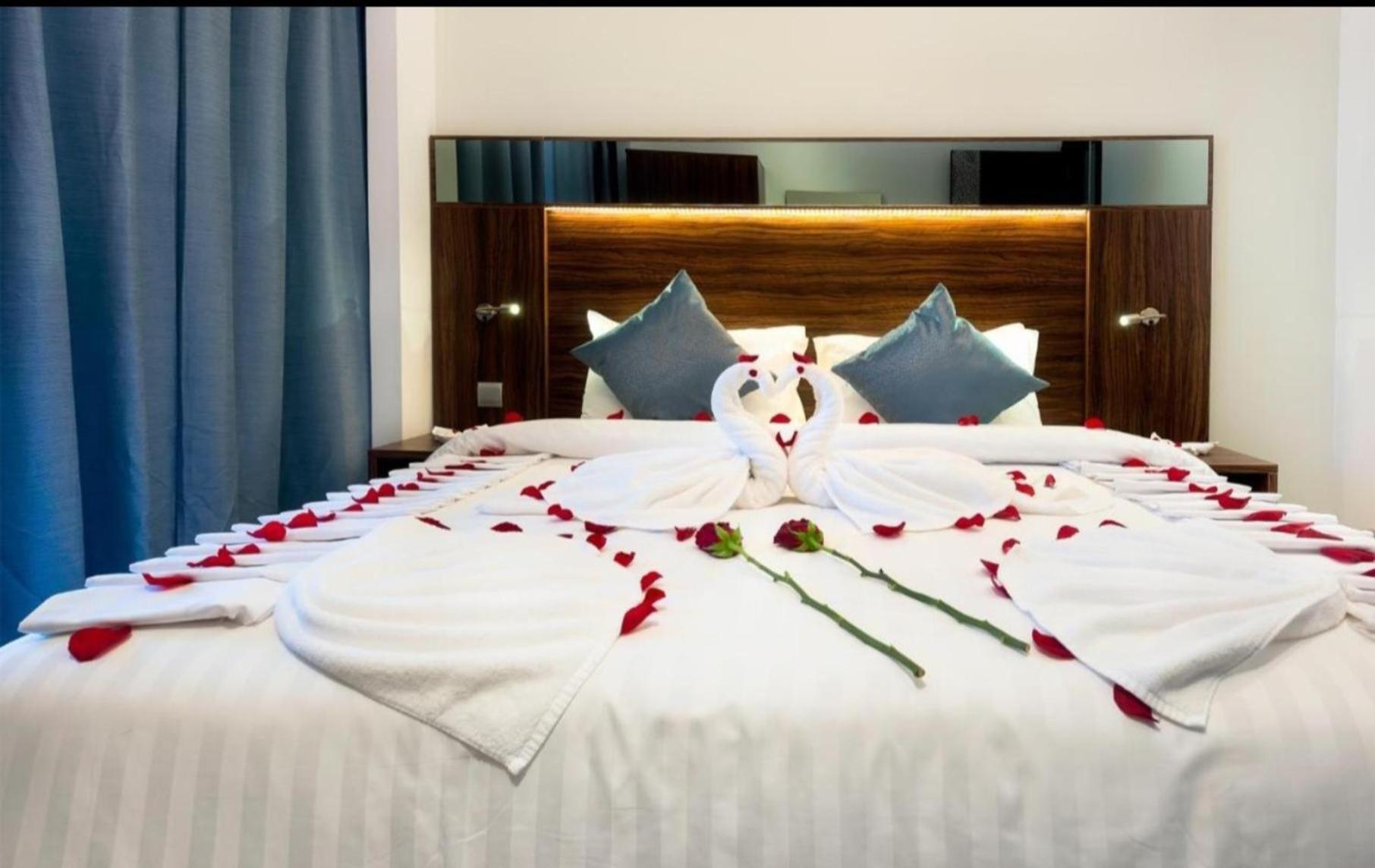 The Empress Palace 4*