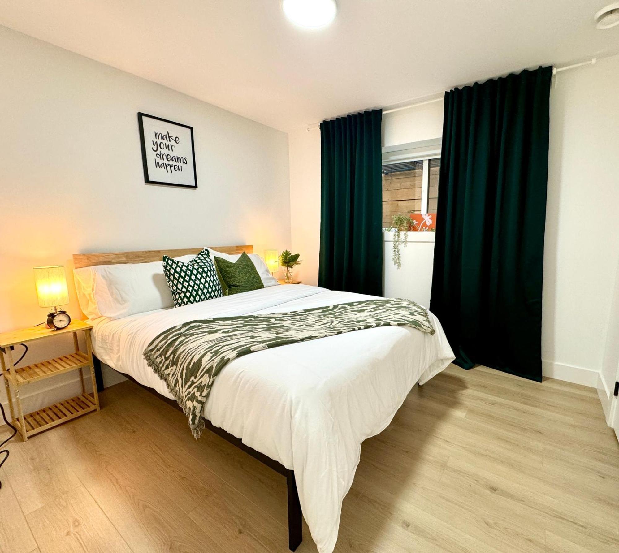 The Sunset Haven- Cozy 2br Basement Near White Rock Guest house *