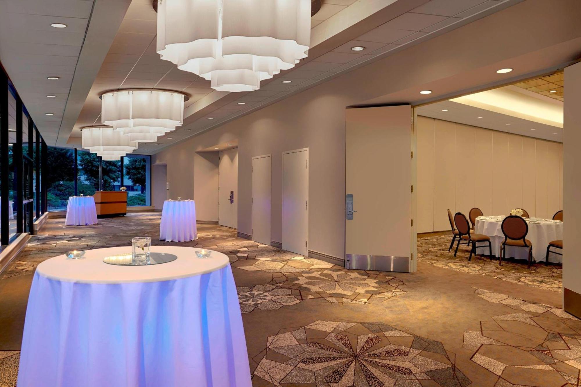 Sheraton Vancouver Guildford Hotel Surrey