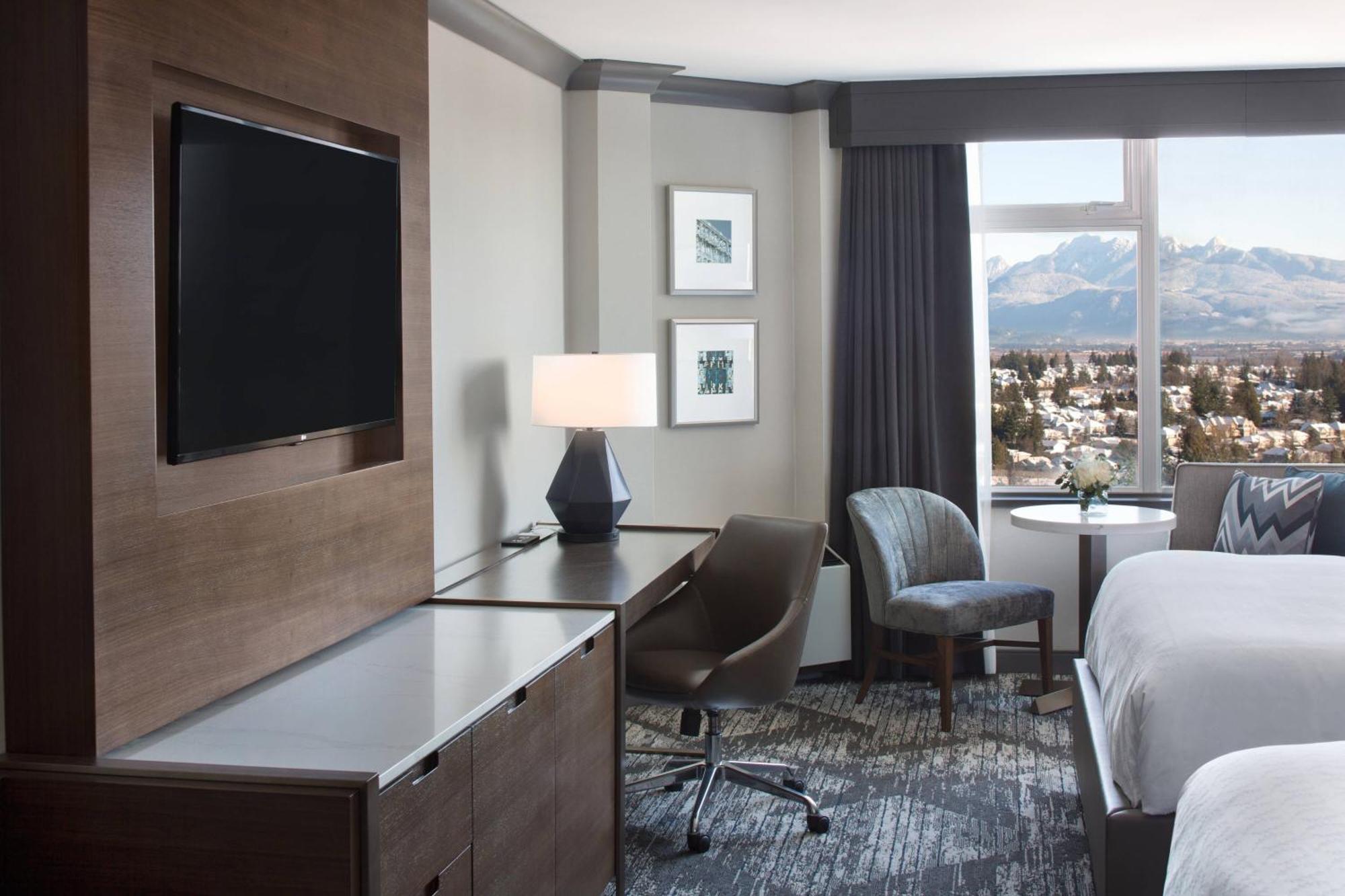 Hotel Sheraton Vancouver Guildford 4*