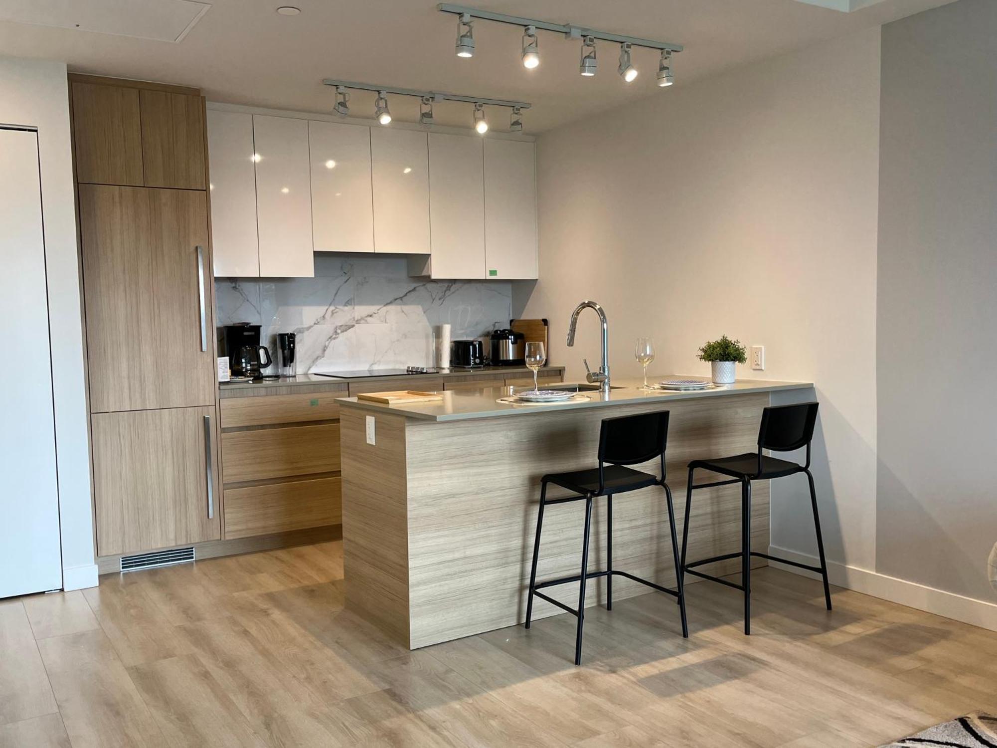 Private Park Downtown-600sf-1br-1bth * Surrey