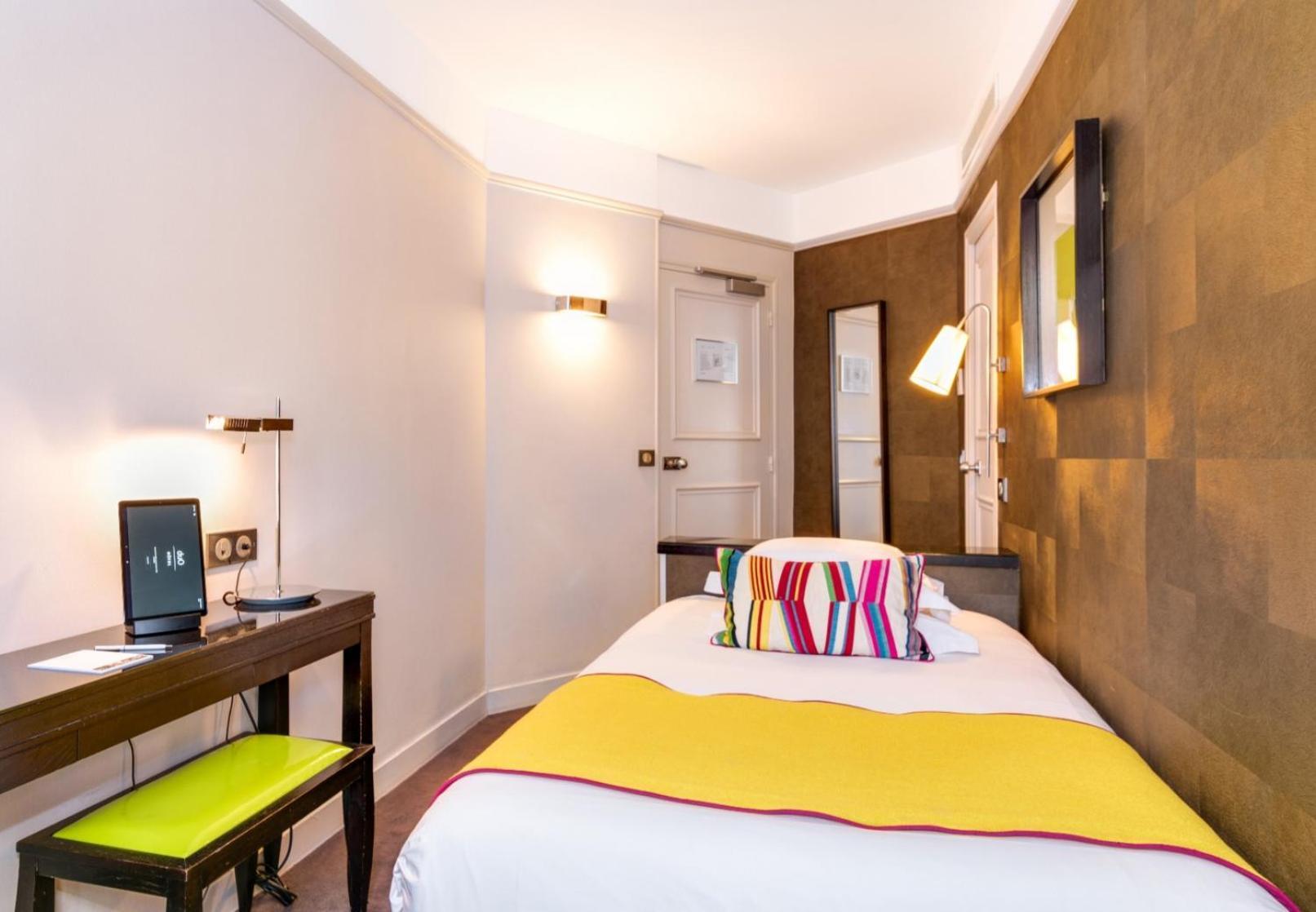 Guest house Empress Madani Palace Surrey
