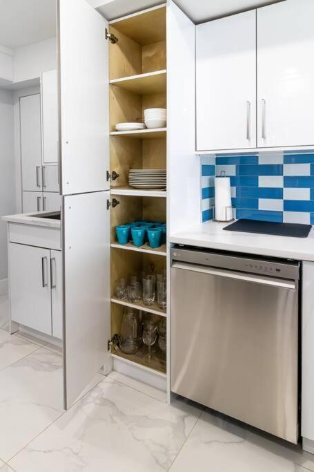 Holiday home Modern Bright Whole House Major Attractions Nearby