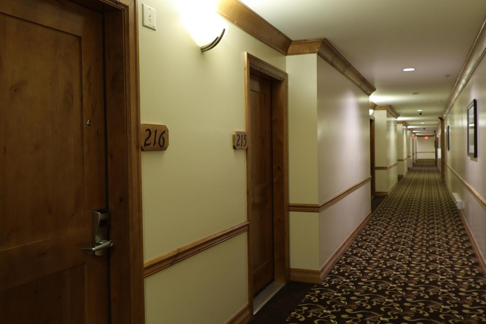 Days By Wyndham Hotel Surrey
