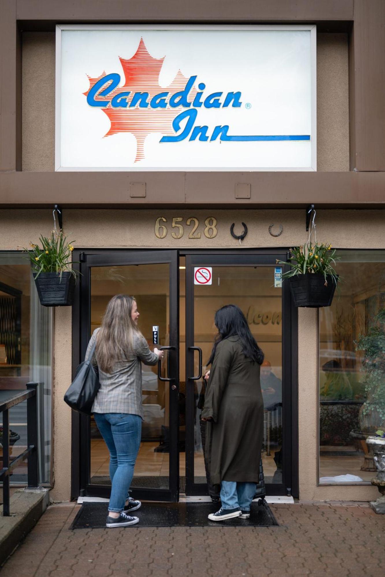 Hotel Canadian Surrey