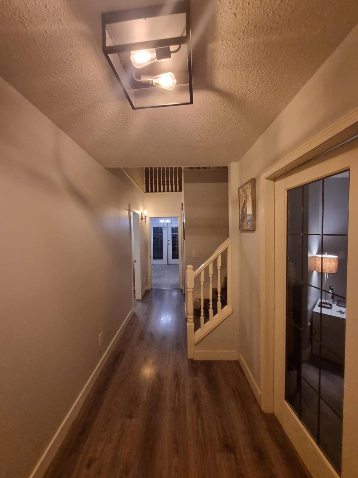 Anne's Luxury - Near White Rock Homestay