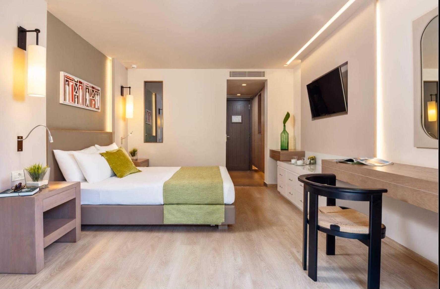 Empress Palace Hotel 4*