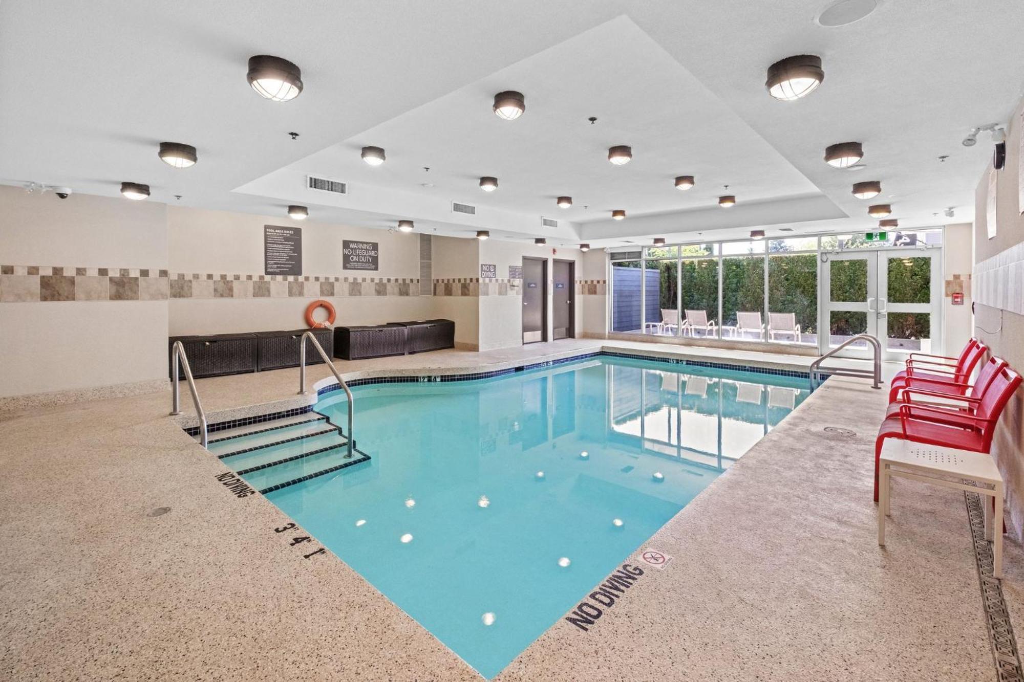 & East - Cloverdale By Ihg Hotel