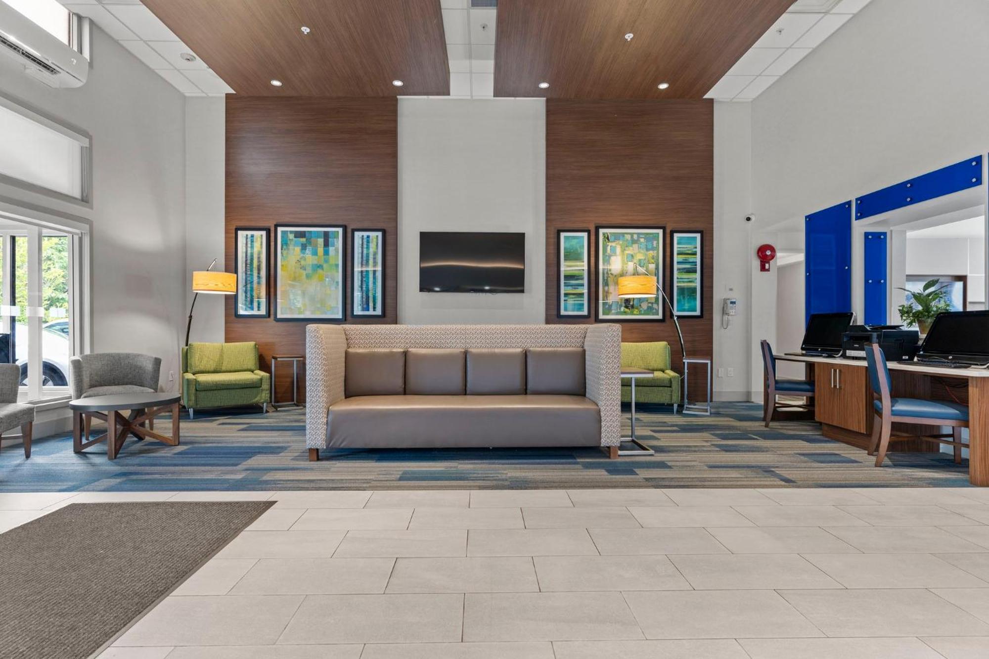 Express And By Ihg 2* Surrey