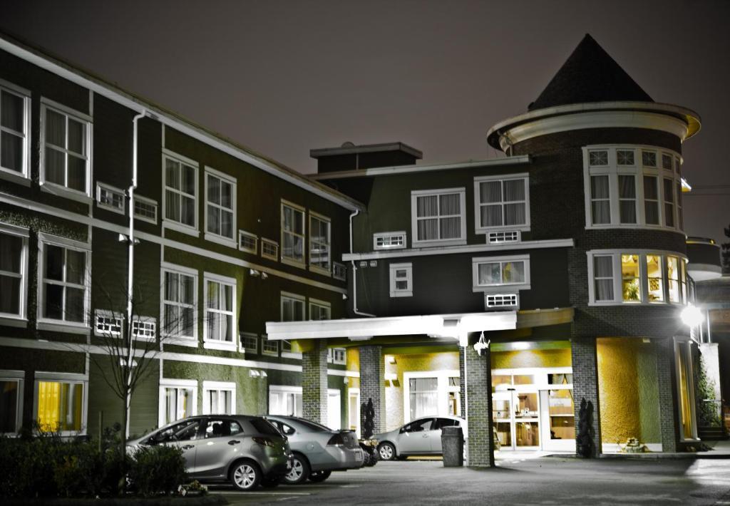 Days By Wyndham Hotel Surrey