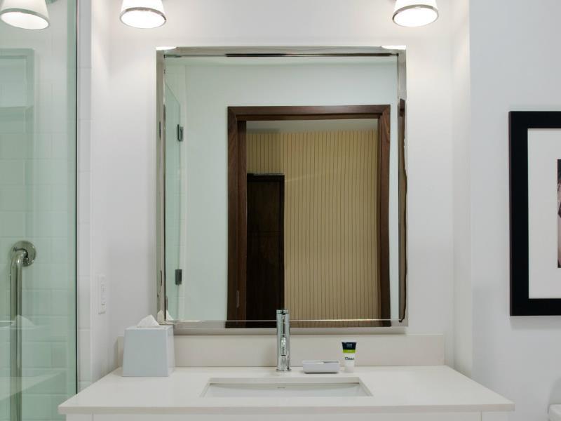 Four Points By Sheraton Hotel Surrey