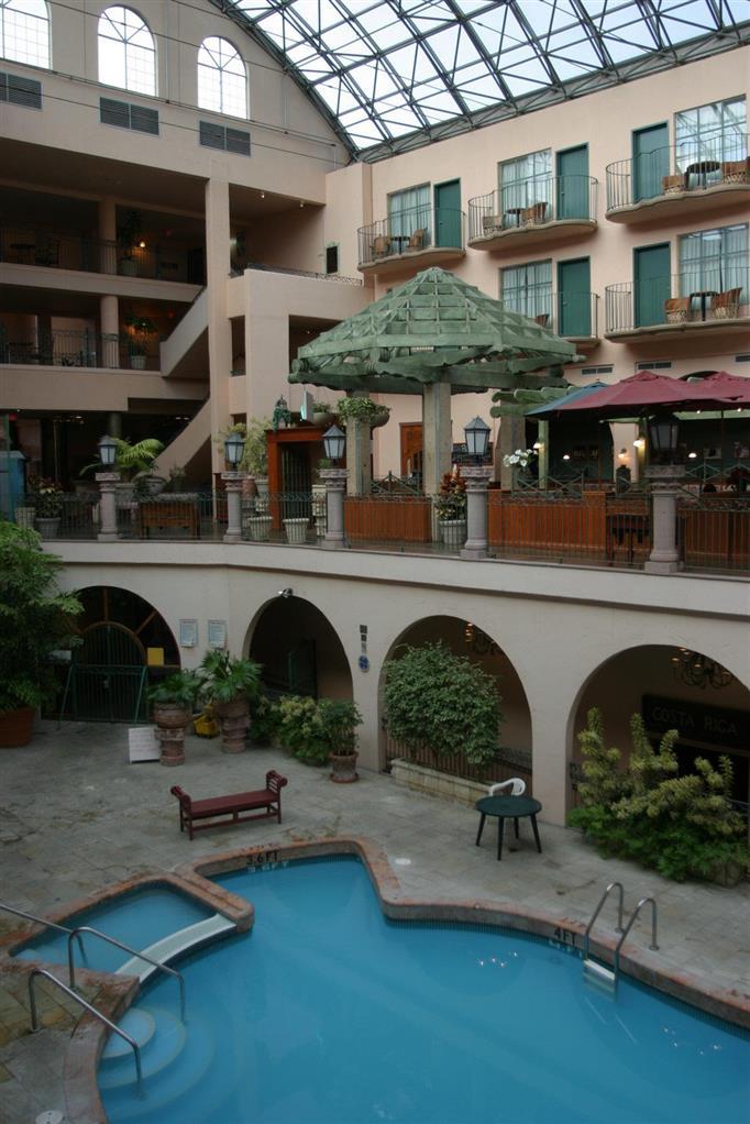 Pacific & Conference Center Hotel 3*