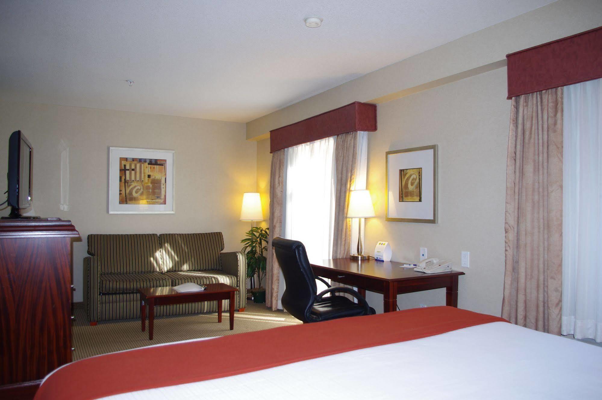 Express And By Ihg Hotel