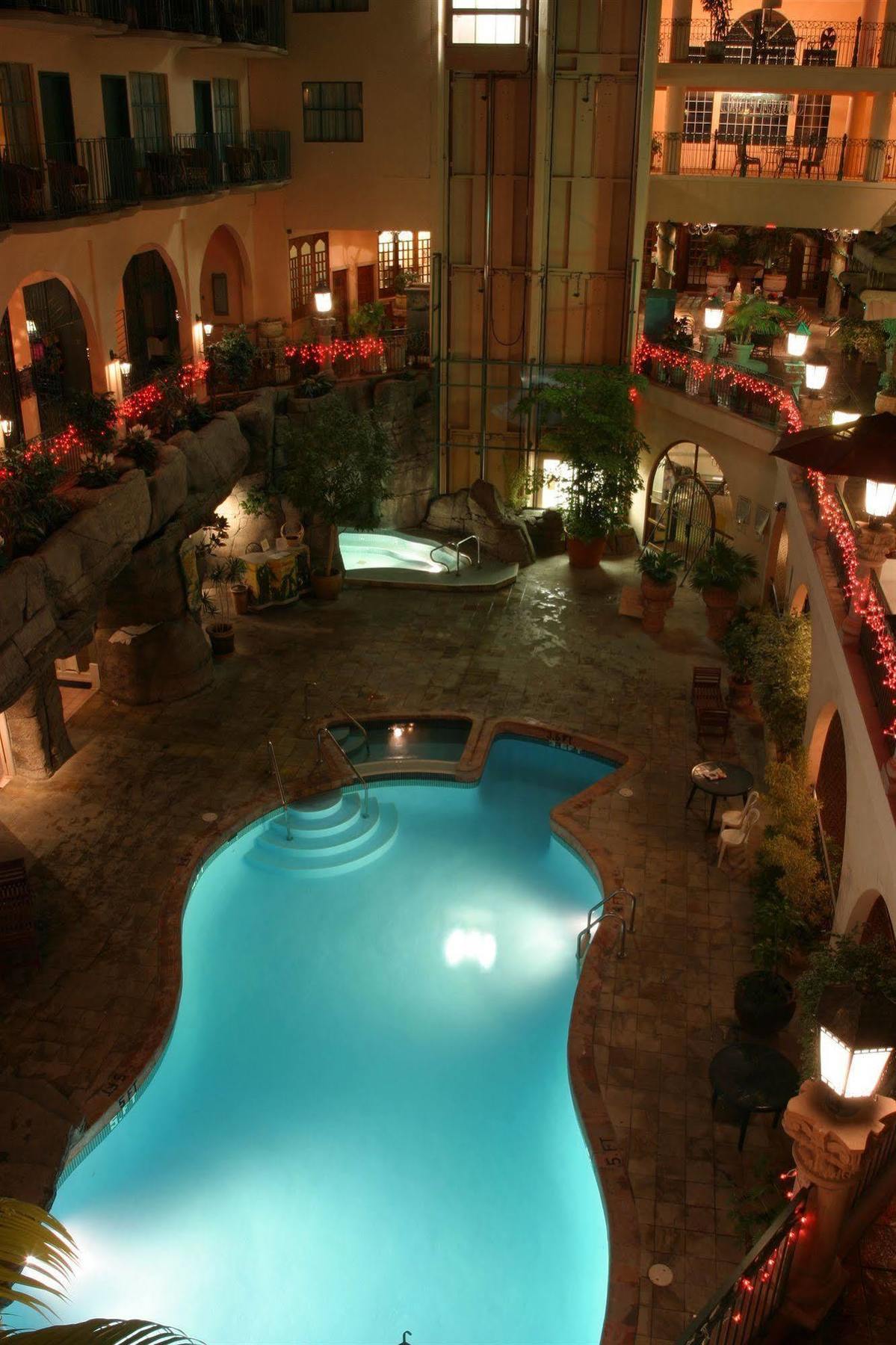 Hotel Pacific & Conference Center 3*