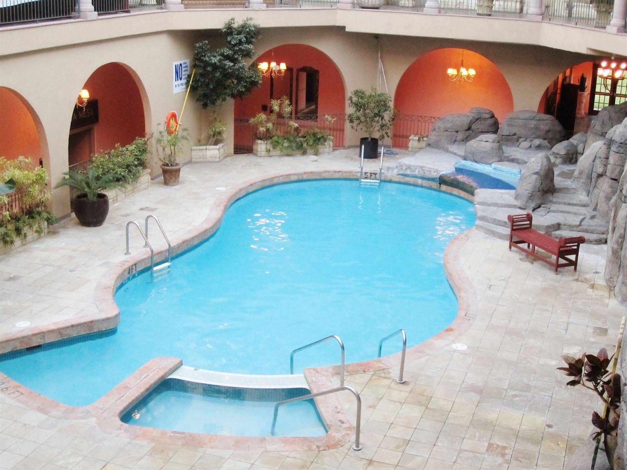 Pacific & Conference Center Hotel 3*
