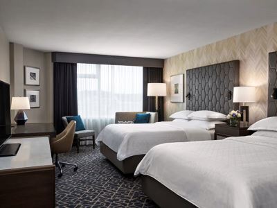 Sheraton Vancouver Guildford 4*