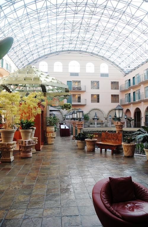 Hotel Pacific & Conference Center